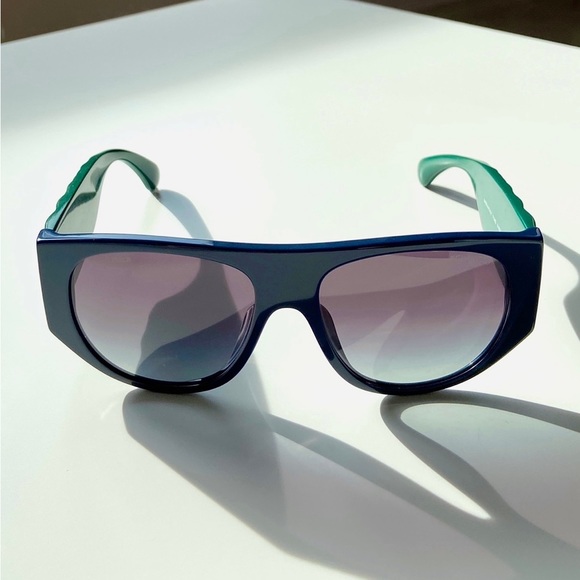 ss22 Chanel oversized sunglasses - Picture 3 of 4